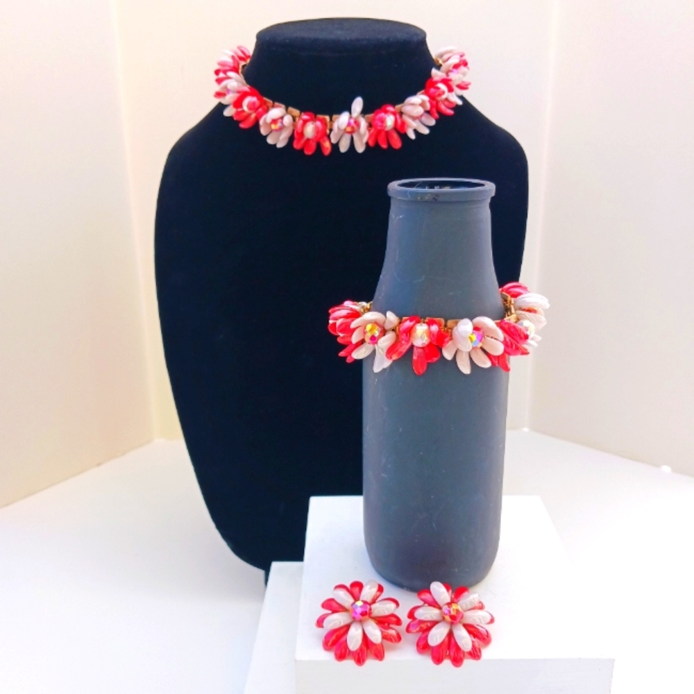 Floral 1960s Jewelry Parure Set Red And White Iridescent Plastic Goldtone Mod